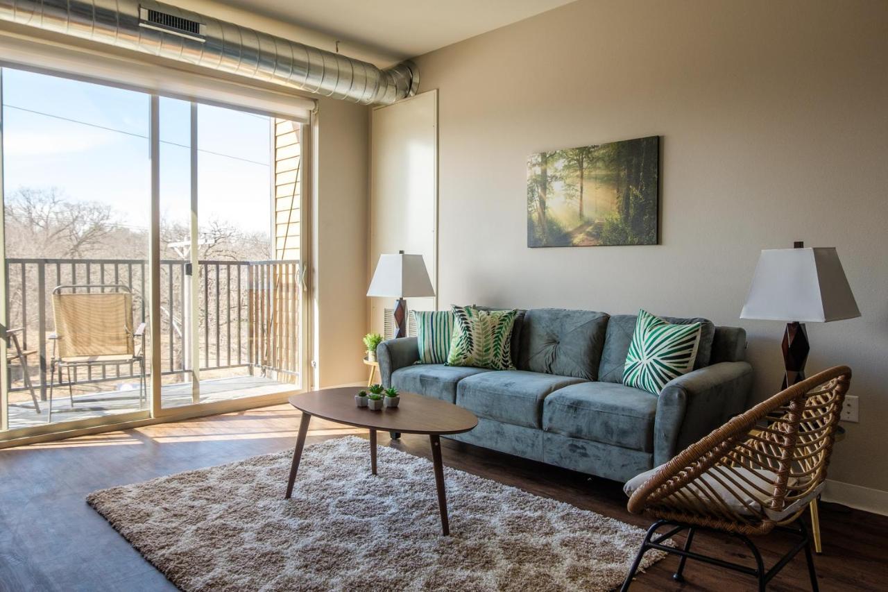 Frontdesk Core Apts Campustown เอมส์ ห้อง รูปภาพ
